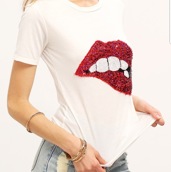 Sequin Lip Tee - Picture 5 of 8